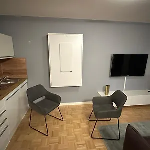 https://wohnung-im-zentrum-der-dresdner-neustadt-mit-auenstellplatz.dresdenhotels.net