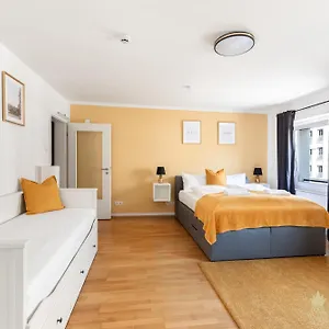 https://pineapple-apartments-studio-apartment-am-zwinger.dresdenhotels.net